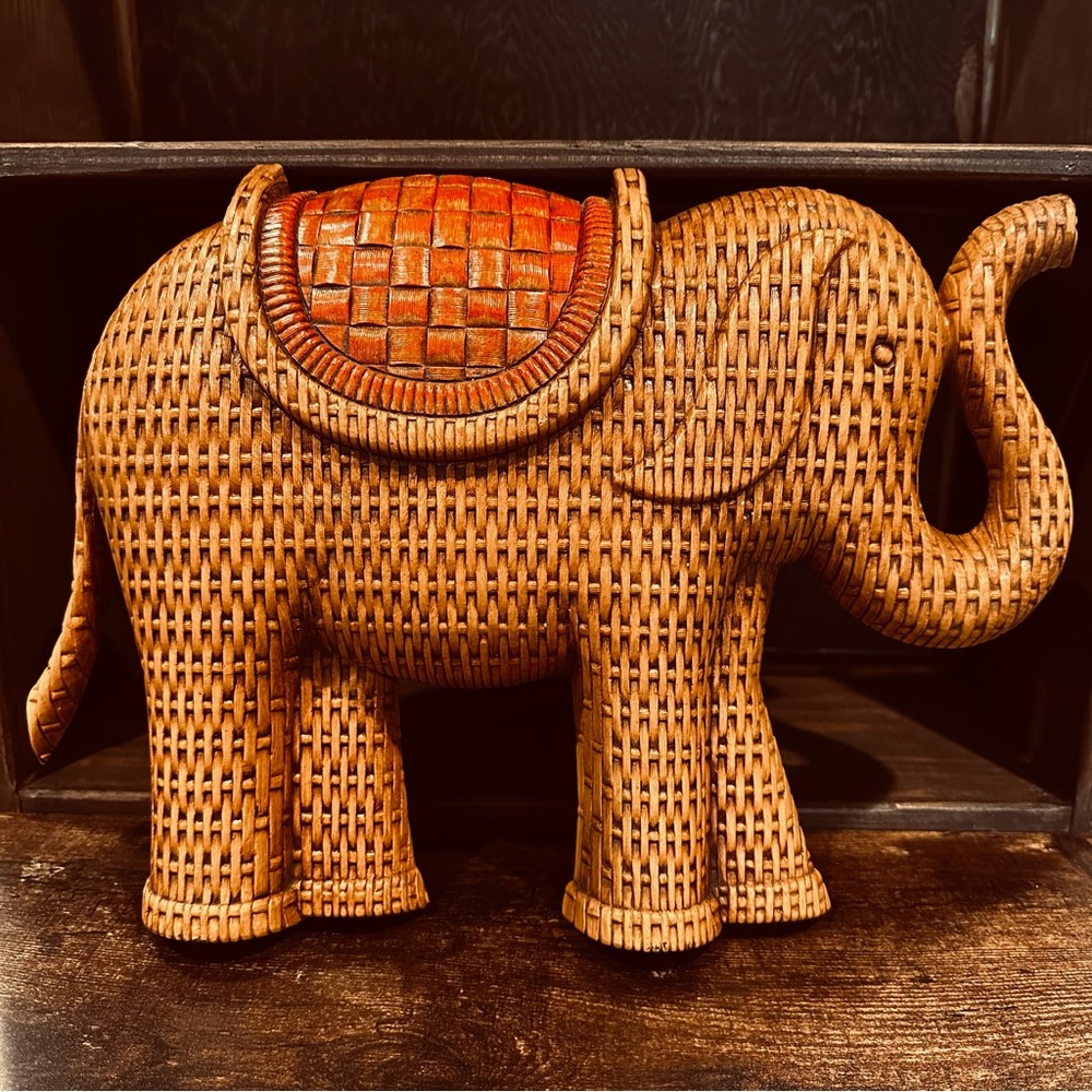 VTG SYROCO MCM Faux Wicker Woven Elephant Wall Décor Trunk Up